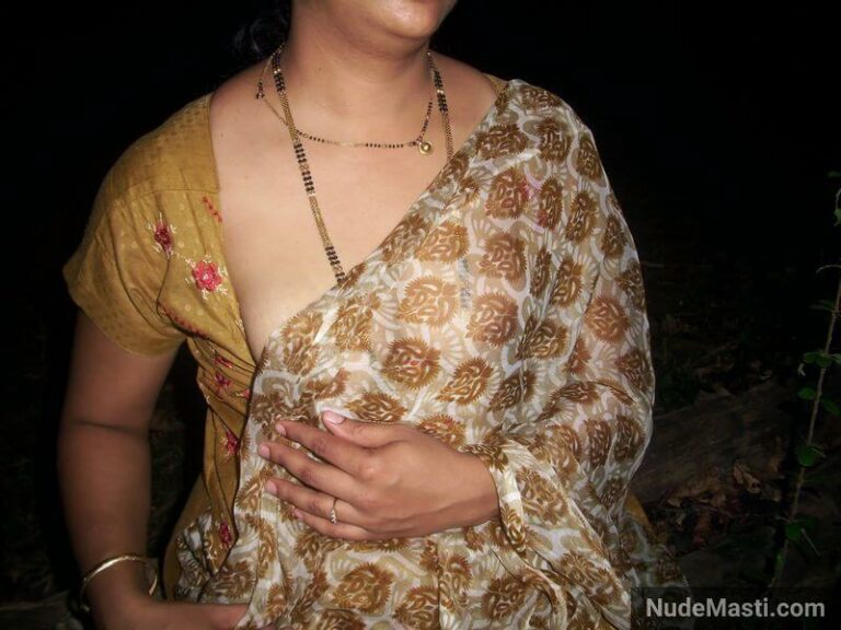 housewife from india giving a hot show