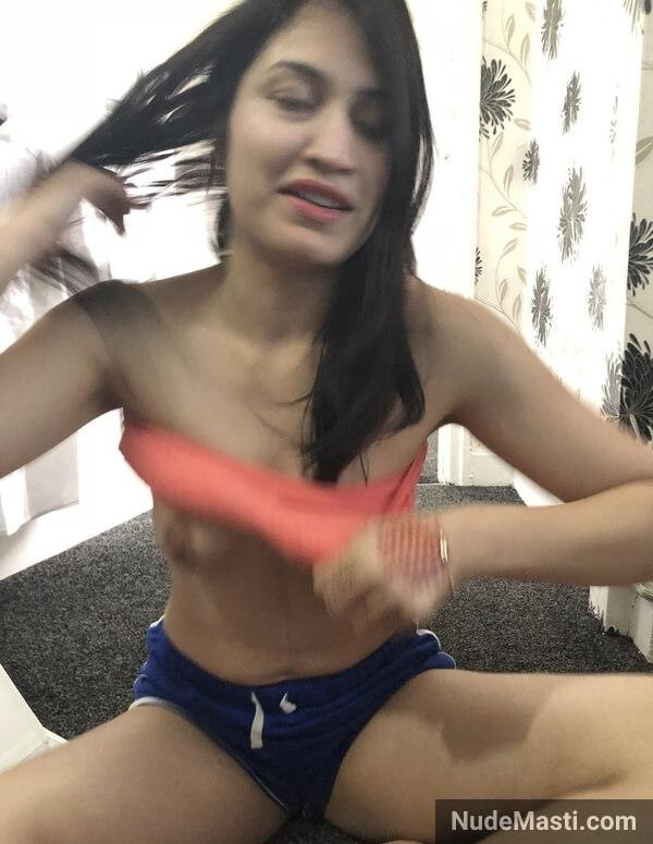 Sexy muslim lover exposing boobs