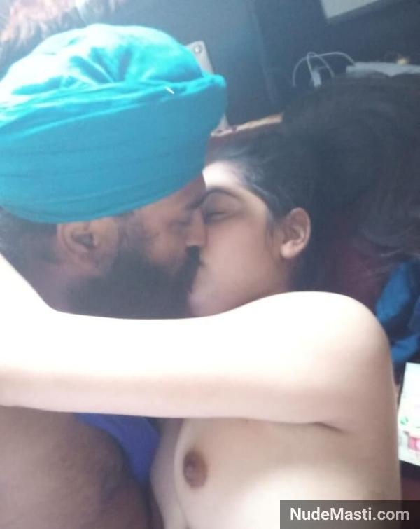 Sexy Punjabi college girl nude with bf